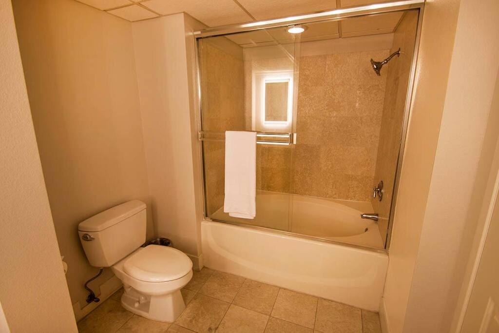 Appartement Large 2 Bed -2 Bath On Wilshire Corridor - S