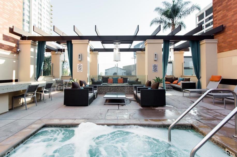 Large 2 Bed -2 Bath On Wilshire Corridor - S Apartment Los Angeles